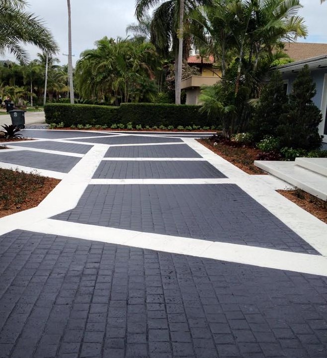 A paver driveway done by the best concrete contractor in Homestead FL